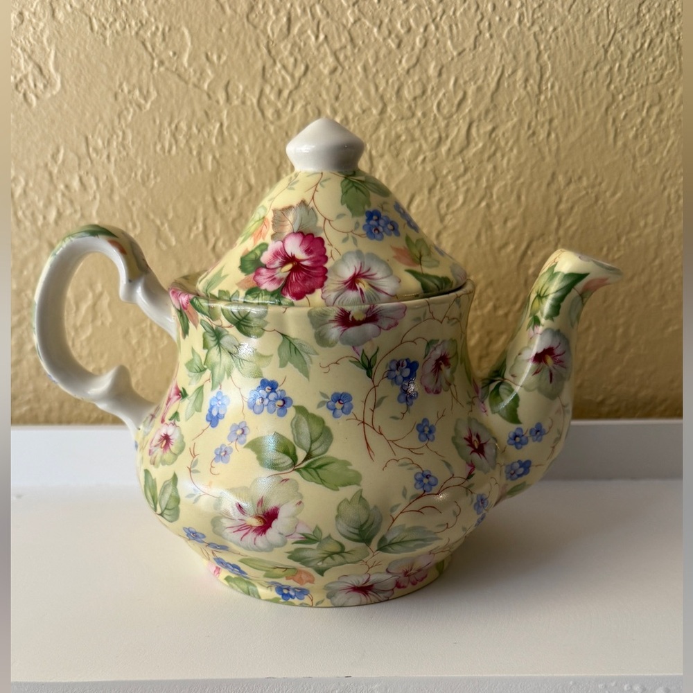 Staffordshire JULIA Chintz Floral Teapot w/Lid Made In England